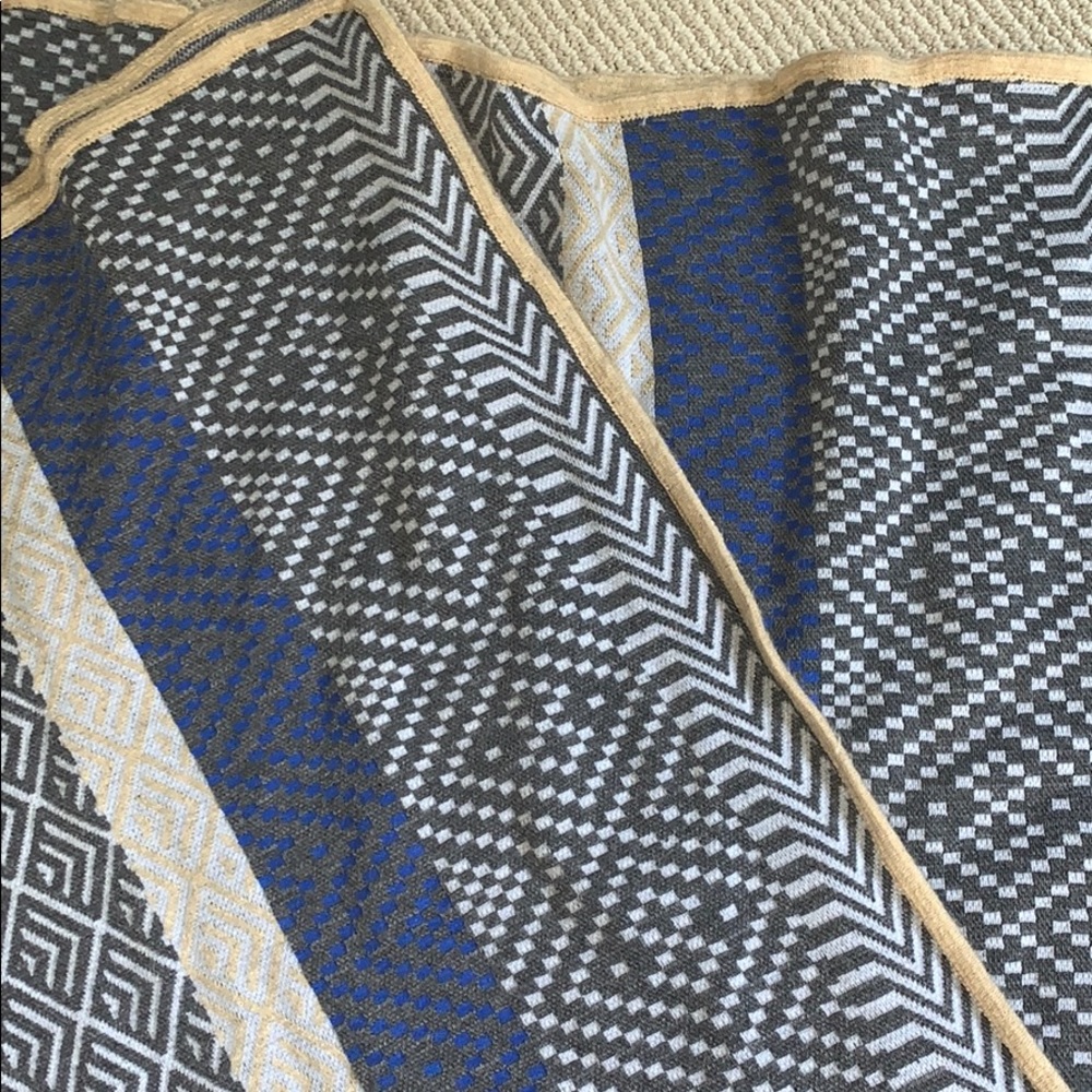 Over the shoulder wrap